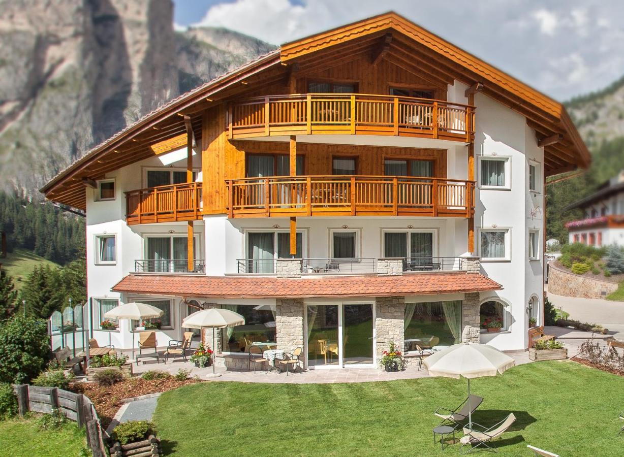Hotel Garni Aghel Wolkenstein in Gröden Exterior foto